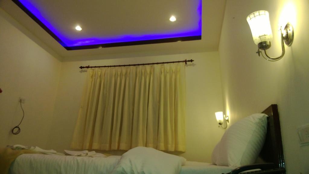 Hotel Hill Palace กอซานี ภายนอก รูปภาพ